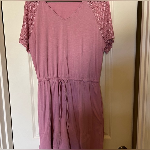 12 item DRESS LOT! The first two dresses are 2XL. All the rest are 1XL. - Picture 9 of 12